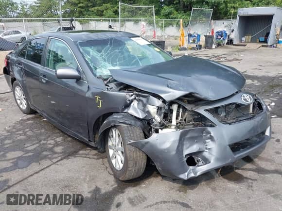 2011 Toyota Camry LE z VIN 4T1BF3EK1BU146529, wystawiony jako IAAI lot #42896635 z przebiegiem 187 022 mil mil oraz . Historia ofert i sprzedaży dostępna na DreamBid. Obrazek 1.