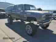 1989 Chevrolet Suburban с VIN 1GNEV16K2KF196469, выставлен на аукционе Copart как лот 72649924 с пробегом 51 366 миль миль и Списание • Salvage title. История ставок и продаж доступна на DreamBid. Изображение 4.