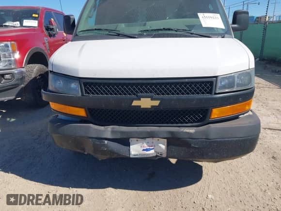 2021 Chevrolet Express Cargo with VIN 1GCWGAFP5M1172220, listed as a IAAI auction lot 43559233 with 505,582 mi miles and . Bid and sale history available at DreamBid. Image 17.