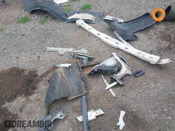 2017 Chevrolet Tahoe Premier z VIN 1GNSCCKC4HR173401, wystawiony jako IAAI lot #42638630 z przebiegiem 135 244 mil mil oraz . Historia ofert i sprzedaży dostępna na DreamBid. Obrazek 12.