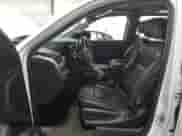 2017 Chevrolet Tahoe Premier z VIN 1GNSKCKC7HR140749, wystawiony jako Copart lot #70206795 z przebiegiem 132 107 mil mil oraz Szkoda całkowita • Salvage title. Historia ofert i sprzedaży dostępna na DreamBid. Obrazek 7.