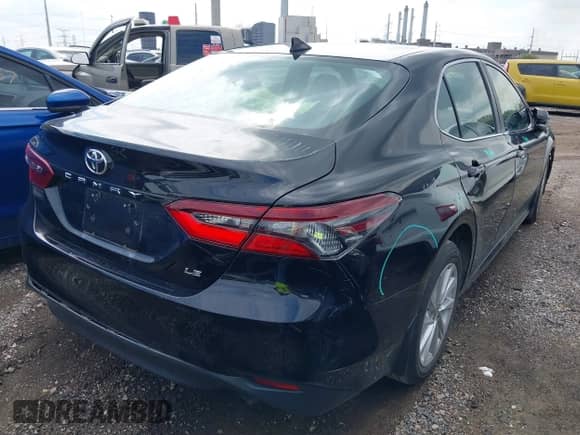 2023 Toyota Camry LE z VIN 4T1R11AK7PU130043, wystawiony jako IAAI lot #43289865 z przebiegiem 24 472 mil mil oraz . Historia ofert i sprzedaży dostępna na DreamBid. Obrazek 4.