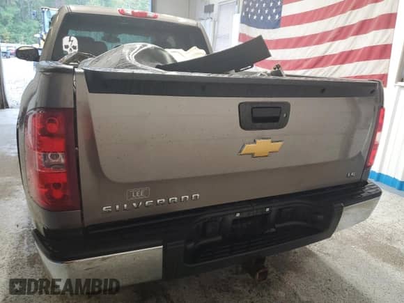 2012 Chevrolet Silverado 1500 LT z VIN 1GCRKSE75CZ275141, wystawiony jako Copart lot #81234685 z przebiegiem 224 817 mil mil oraz Szkoda całkowita • Salvage title. Historia ofert i sprzedaży dostępna na DreamBid. Obrazek 6.