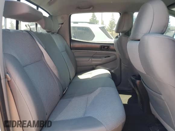 2014 Toyota Tacoma PreRunner z VIN 3TMKU4HN3EM038766, wystawiony jako Copart lot #57434245 z przebiegiem 176 882 mil mil oraz Szkoda całkowita • Salvage title. Historia ofert i sprzedaży dostępna na DreamBid. Obrazek 10.