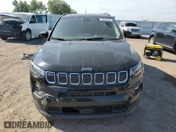 2022 Jeep Compass Latitude Lux z VIN 3C4NJDFB4NT196554, wystawiony jako Copart lot #70033405 z przebiegiem 70 481 mil mil oraz Szkoda całkowita • Salvage title. Historia ofert i sprzedaży dostępna na DreamBid. Obrazek 5.