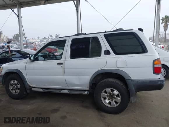 1997 Nissan Pathfinder XE with VIN JN8AR05YXVW176328, listed as a IAAI auction lot 42444578 with 179,943 mi miles and . Bid and sale history available at DreamBid. Image 14.