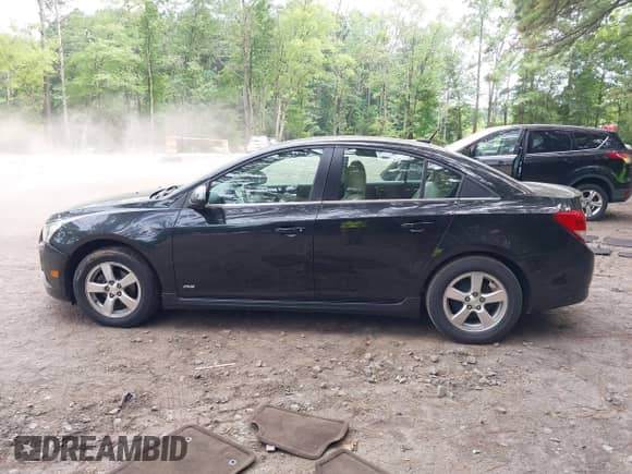 2011 Chevrolet Cruze 2LT z VIN 1G1PG5S97B7174217, wystawiony jako IAAI lot #42785071 z przebiegiem 98 003 mil mil oraz . Historia ofert i sprzedaży dostępna na DreamBid. Obrazek 14.