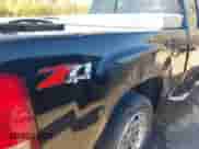 2009 GMC Sierra 1500 SLT z VIN 2GTEK390091103439, wystawiony jako IAAI lot #40533257 z przebiegiem 281 524 mil mil oraz . Historia ofert i sprzedaży dostępna na DreamBid. Obrazek 6.