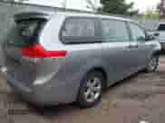 2012 Toyota Sienna с VIN 5TDKA3DC6CS015891, выставлен на аукционе IAAI как лот 42584256 с пробегом 160 060 миль миль и . История ставок и продаж доступна на DreamBid. Изображение 4.