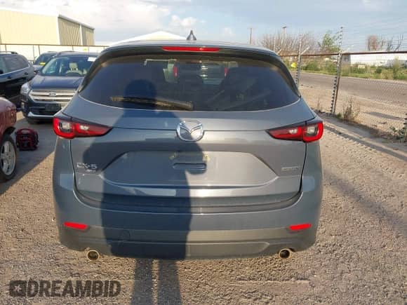 2024 Mazda CX-5 S Preferred z VIN JM3KFBCL3R0532159, wystawiony jako IAAI lot #42769560 z przebiegiem 15 651 mil mil oraz . Historia ofert i sprzedaży dostępna na DreamBid. Obrazek 17.