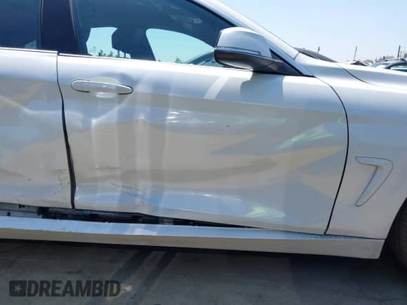 2019 BMW 4 Series 430i with VIN WBA4J1C54KBM14107, listed as a IAAI auction lot 42349422 with 96,331 mi miles and . Bid and sale history available at DreamBid. Image 18.