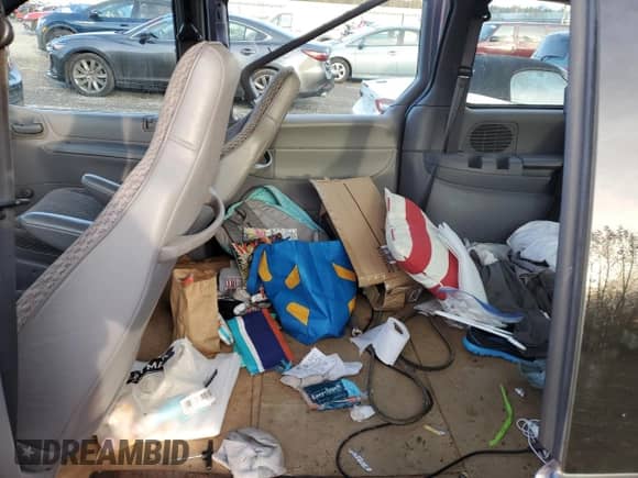 1998 Dodge Caravan with VIN 2B4FP2530WR685309, listed as a Copart auction lot 77892914 with 211,760 mi miles and Salvage title. Bid and sale history available at DreamBid. Image 11.