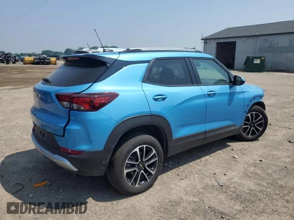 2025 Chevrolet TrailBlazer LT with VIN KL79MPSPXSB010795, listed as a Copart auction lot 64312035 with 7,781 mi miles and Non repairable. Bid and sale history available at DreamBid. Image 3.