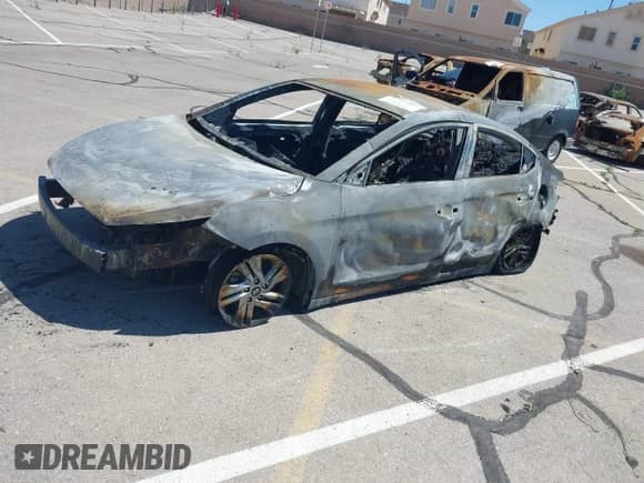 2020 Hyundai Elantra SEL with VIN 5NPD84LF9LH529472, listed as a IAAI auction lot 42015801 with Not provided miles and . Bid and sale history available at DreamBid. Image 16.