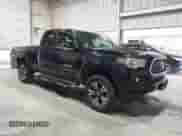2019 Toyota Tacoma SR5 z VIN 5TFSZ5ANXKX174139, wystawiony jako IAAI lot #43035436 z przebiegiem 38 075 mil mil oraz . Historia ofert i sprzedaży dostępna na DreamBid. Obrazek 1.