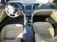 2013 Hyundai Sonata SE с VIN 5NPEC4AB4DH544496, выставлен на аукционе Copart как лот 81321085 с пробегом 37 793 миль миль и Списание • Salvage title. История ставок и продаж доступна на DreamBid. Изображение 8.