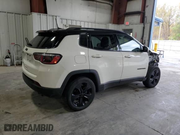 2019 Jeep Compass Latitude with VIN 3C4NJDBB7KT733970, listed as a Copart auction lot 87241235 with 72,963 mi miles and Salvage title. Bid and sale history available at DreamBid. Image 3.