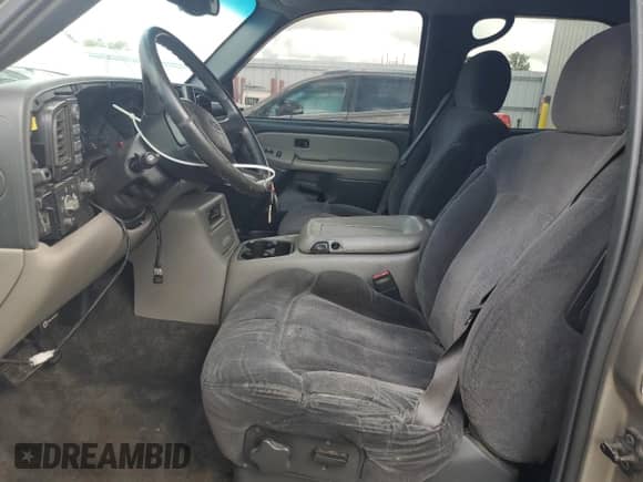2000 Chevrolet Tahoe LS z VIN 1GNEK13T3YJ137989, wystawiony jako Copart lot #68380805 z przebiegiem 228 674 mil mil oraz Nie do naprawy • Non repairable. Historia ofert i sprzedaży dostępna na DreamBid. Obrazek 7.