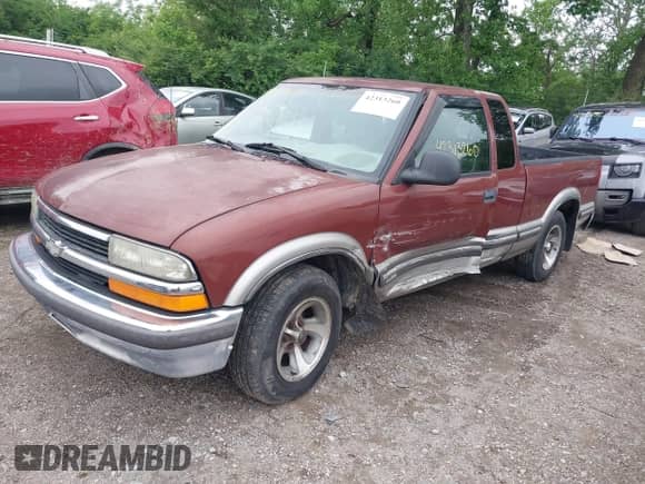 1998 Chevrolet S-10 LS с VIN 1GCCS19X4W8101503, выставлен на аукционе IAAI как лот 42313260 с пробегом 181 364 миль миль и . История ставок и продаж доступна на DreamBid. Изображение 17.