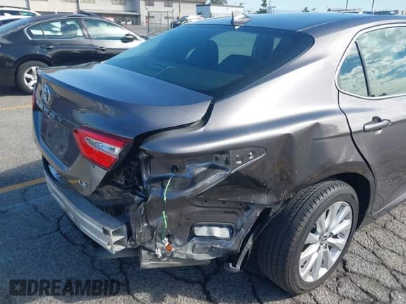 2019 Toyota Camry LE с VIN 4T1B11HK2KU715449, выставлен на аукционе IAAI как лот 43495656 с пробегом 82 639 миль миль и . История ставок и продаж доступна на DreamBid. Изображение 6.