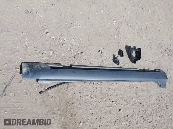 2017 Volvo S60 Dynamic с VIN YV126MFL7H2420929, выставлен на аукционе IAAI как лот 43292833 с пробегом 107 144 миль миль и . История ставок и продаж доступна на DreamBid. Изображение 12.