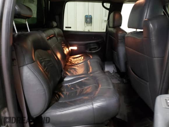 2002 Chevrolet Silverado 1500HD LT с VIN 1GCGK13U12F159011, выставлен на аукционе Copart как лот 77682144 с пробегом 212 379 миль миль и Списание • Salvage title. История ставок и продаж доступна на DreamBid. Изображение 10.