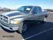 2004 Dodge 1500 ST z VIN 1D7HA18K24J210441, wystawiony jako IAAI lot #42508970 z przebiegiem 297 945 mil mil oraz . Historia ofert i sprzedaży dostępna na DreamBid. Obrazek 6.