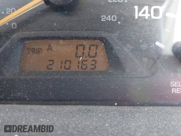 1998 Honda Accord LX z VIN 1HGCG1648WA069919, wystawiony jako IAAI lot #41685395 z przebiegiem 210 163 mil mil oraz . Historia ofert i sprzedaży dostępna na DreamBid. Obrazek 7.