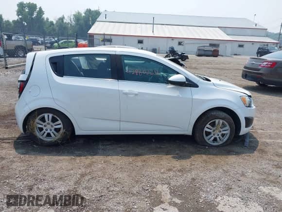2016 Chevrolet Sonic LT с VIN 1G1JC6SH0G4140594, выставлен на аукционе IAAI как лот 42880224 с пробегом 100 675 миль миль и . История ставок и продаж доступна на DreamBid. Изображение 14.