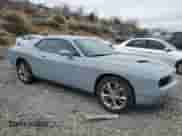 2020 Dodge Challenger SXT z VIN 2C3CDZGG5LH190004, wystawiony jako Copart lot #49739205 z przebiegiem 39 256 mil mil oraz Szkoda całkowita • Salvage title. Historia ofert i sprzedaży dostępna na DreamBid. Obrazek 4.