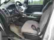 2021 Ram 1500 Big Horn z VIN 1C6SRFBT8MN734958, wystawiony jako Copart lot #58760045 z przebiegiem Nie podano mil oraz Szkoda całkowita • Salvage title. Historia ofert i sprzedaży dostępna na DreamBid. Obrazek 7.