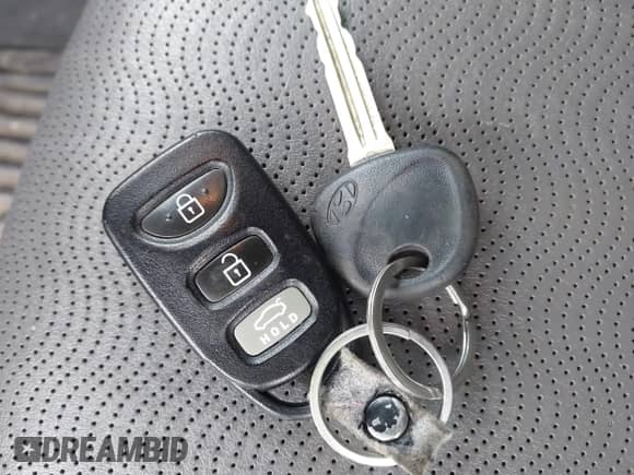 2012 Hyundai Elantra Limited with VIN KMHDH4AE8CU352358, listed as a IAAI auction lot 43418761 with 143,018 mi miles and . Bid and sale history available at DreamBid. Image 11.