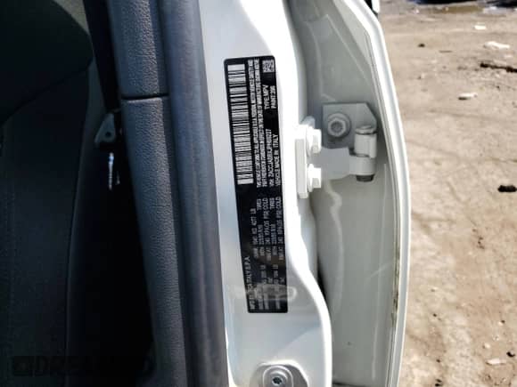 2018 Jeep Renegade Latitude with VIN ZACCJABBXJPH69227, listed as a Copart auction lot 68416925 with 95,962 mi miles and Salvage title. Bid and sale history available at DreamBid. Image 12.