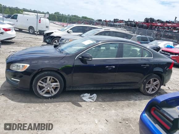 2015 Volvo S60 T5 Premier с VIN YV1612TK4F1353628, выставлен на аукционе IAAI как лот 42437664 с пробегом 184 076 миль миль и . История ставок и продаж доступна на DreamBid. Изображение 14.
