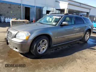 2005 Dodge Magnum RT with VIN 2D8GV58205H517869, listed as a Copart auction lot 75436534 with 146,111 mi miles and Salvage title. Bid and sale history available at DreamBid. Image 1.