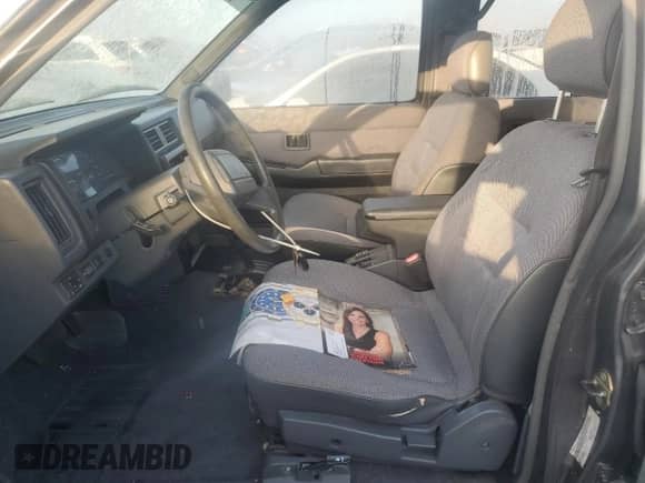 1993 Nissan Pathfinder LE с VIN JN8HD17S1PW141417, выставлен на аукционе Copart как лот 76170254 с пробегом 200 701 миль миль и На запчасти • Non repairable. История ставок и продаж доступна на DreamBid. Изображение 7.