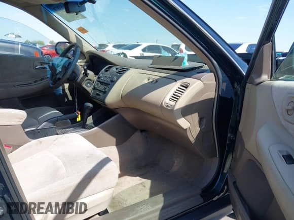 2001 Honda Accord LX with VIN JHMCG665X1C004411, listed as a IAAI auction lot 42653879 with 200,554 mi miles and . Bid and sale history available at DreamBid. Image 5.