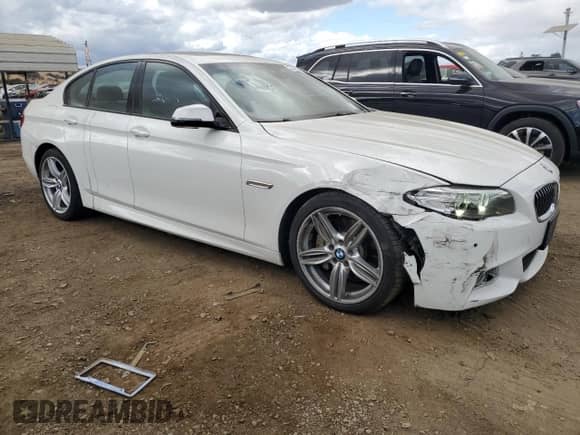 2015 BMW 5 Series 535d xDrive z VIN WBAFV3C55FD687110, wystawiony jako Copart lot #77845114 z przebiegiem 100 135 mil mil oraz Szkoda całkowita • Salvage title. Historia ofert i sprzedaży dostępna na DreamBid. Obrazek 4.