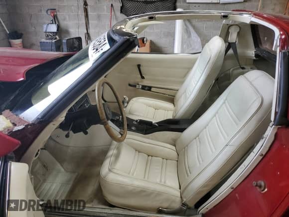 1977 Chevrolet Corvette z VIN 1Z37X7S438954, wystawiony jako Copart lot #69469584 z przebiegiem 6 678 mil mil oraz Czysty tytuł • Clean title. Historia ofert i sprzedaży dostępna na DreamBid. Obrazek 7.