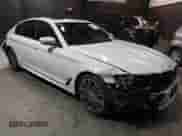 2019 BMW 5 Series 540i xDrive z VIN WBAJE7C55KWW19065, wystawiony jako IAAI lot #41835435 z przebiegiem 45 087 mil mil oraz . Historia ofert i sprzedaży dostępna na DreamBid. Obrazek 1.