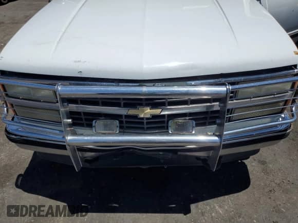 1993 Chevrolet Silverado 2500 z VIN 1GCFK29K2PE206891, wystawiony jako Copart lot #59304904 z przebiegiem 206 433 mil mil oraz Czysty tytuł • Clean title. Historia ofert i sprzedaży dostępna na DreamBid. Obrazek 11.