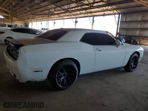 2015 Dodge Challenger SXT with VIN 2C3CDZAG3FH869573, listed as a Copart auction lot 84985395 with 95,139 mi miles and Salvage title. Bid and sale history available at DreamBid. Image 3.