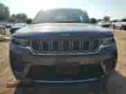 2023 Jeep Grand Cherokee Laredo z VIN 1C4RJHAG9PC621664, wystawiony jako Copart lot #67230305 z przebiegiem 33 975 mil mil oraz Szkoda całkowita • Salvage title. Historia ofert i sprzedaży dostępna na DreamBid. Obrazek 5.