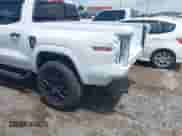 2024 Chevrolet Colorado 4WD Trail Boss с VIN 1GCPTEEKXR1227510, выставлен на аукционе IAAI как лот 42685724 с пробегом 9 472 миль миль и . История ставок и продаж доступна на DreamBid. Изображение 6.