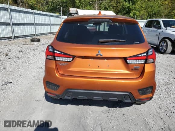 2021 Mitsubishi Outlander ES z VIN JA4ARUAU2MU008855, wystawiony jako Copart lot #84654645 z przebiegiem Nie podano mil oraz Szkoda całkowita • Salvage title. Historia ofert i sprzedaży dostępna na DreamBid. Obrazek 6.