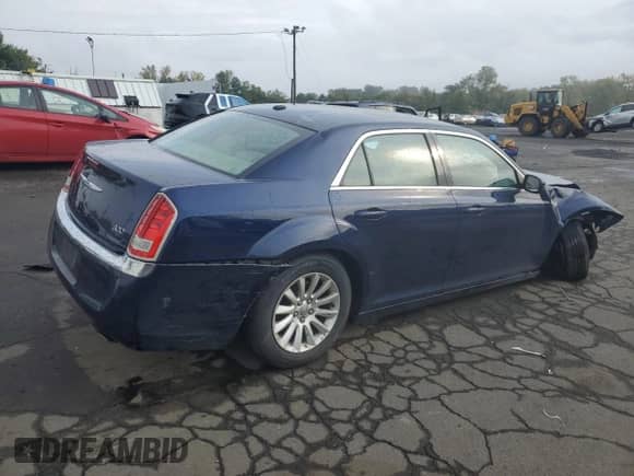 2013 Chrysler 300 с VIN 2C3CCAAG9DH735619, выставлен на аукционе Copart как лот 81643505 с пробегом 178 257 миль миль и Списание • Salvage title. История ставок и продаж доступна на DreamBid. Изображение 3.