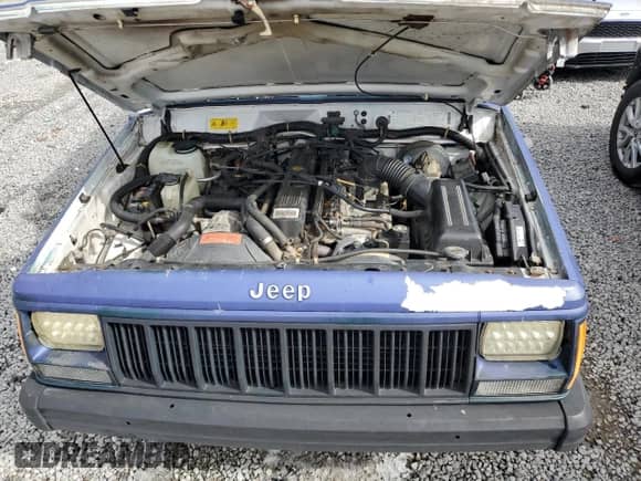 1994 Jeep Grand Cherokee with VIN 1J4FT67S9RL129789, listed as a Copart auction lot 45717245 with 72,588 mi miles and Clean title. Bid and sale history available at DreamBid. Image 12.
