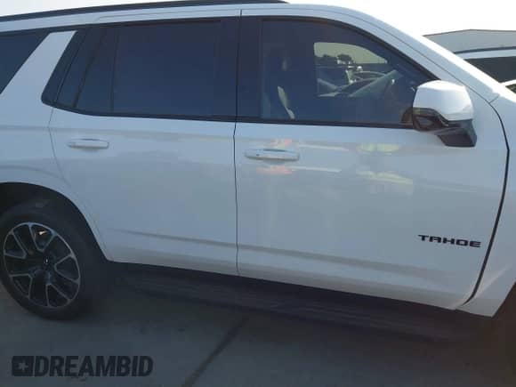 2024 Chevrolet Tahoe RST с VIN 1GNSCRKD3RR340893, выставлен на аукционе IAAI как лот 42164396 с пробегом 9 849 миль миль и . История ставок и продаж доступна на DreamBid. Изображение 13.