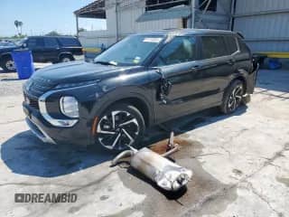 2024 Mitsubishi Outlander SE with VIN JA4J3VA84RZ080533, listed as a Copart auction lot 81148805 with 4,118 mi miles and Salvage title. Bid and sale history available at DreamBid. Image 1.