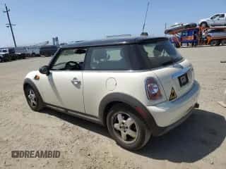2011 MINI Hardtop with VIN WMWSU3C59BT251488, listed as a Copart auction lot 59236285 with 141,997 mi miles and Clean title. Bid and sale history available at DreamBid. Image 2.